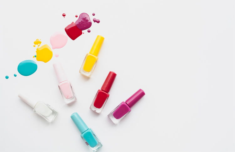 Các lọ sơn gel chính là nguyên vật liệu chiếm ngân sách lớn nhất trong vốn mở tiệm nail